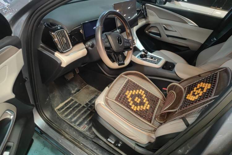 Used BYD Song Pro New Energy 2023 Champion Edition DM-i 110KM Excellence Model Driver Seat