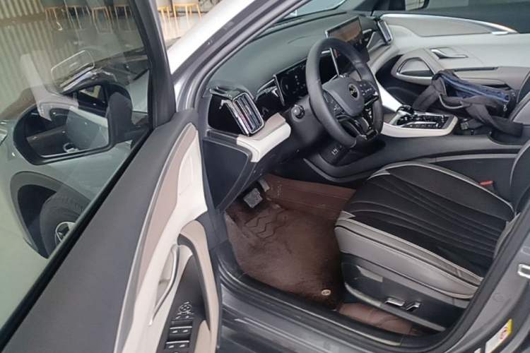 Used BYD Song Pro New Energy 2023 Champion Edition DM-i 110KM Beyond Model Driver Seat