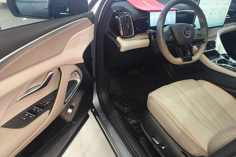 Used BYD Song Pro New Energy 2023 Champion Edition DM-i 110KM Excellence Model Driver Seat