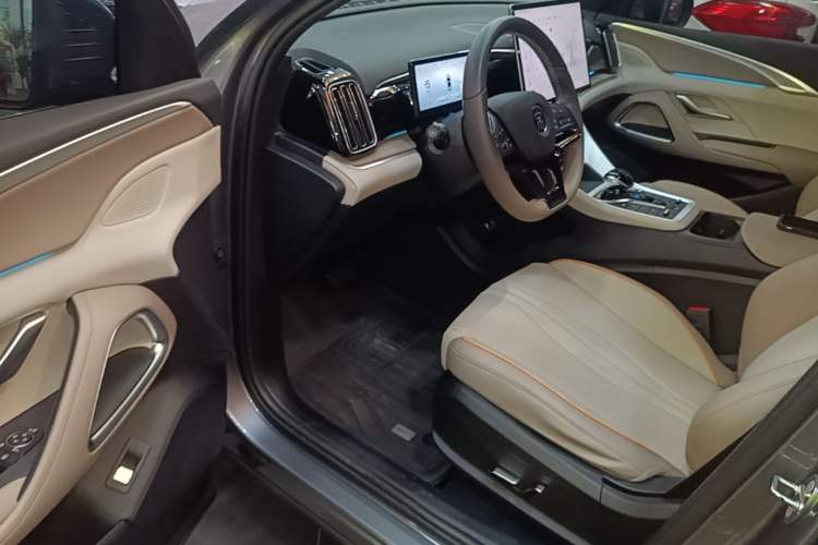 Used BYD Song Pro New Energy 2023 Champion Edition DM-i 110KM Excellence Model Driver Seat