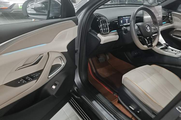 Used BYD Song Pro New Energy 2023 Champion Edition DM-i 110KM Excellence Model Driver Seat