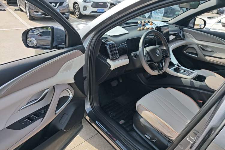 Used BYD Song Pro New Energy 2023 Champion Edition DM-i 71KM Leading Model Driver Seat