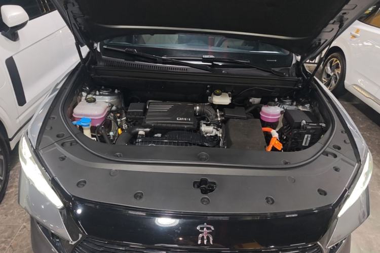 Used BYD Song Pro New Energy 2023 Champion Edition DM-i 110KM Beyond Model Engine Bay