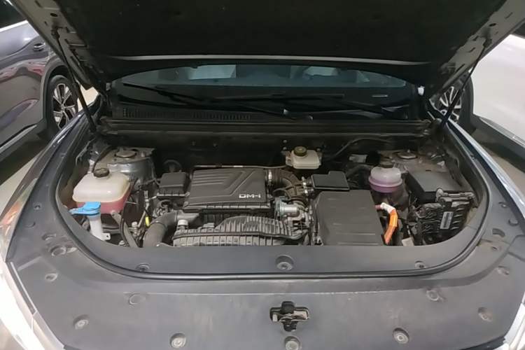 Used BYD Song Pro New Energy 2023 Champion Edition DM-i 110KM Beyond Model Engine Bay