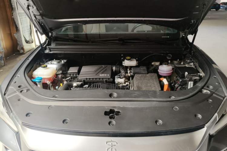 Used BYD Song Pro New Energy 2023 Champion Edition DM-i 71KM Navigation Model Engine Bay