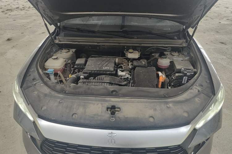 Used BYD Song Pro New Energy 2023 Champion Edition DM-i 110KM Beyond Model Engine Bay
