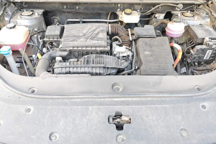 Used BYD Song Pro New Energy 2023 Champion Edition DM-i 71KM Navigation Model Engine Bay