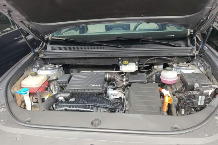 Used BYD Song Pro New Energy 2023 Champion Edition DM-i 71KM Beyond Model Engine Bay