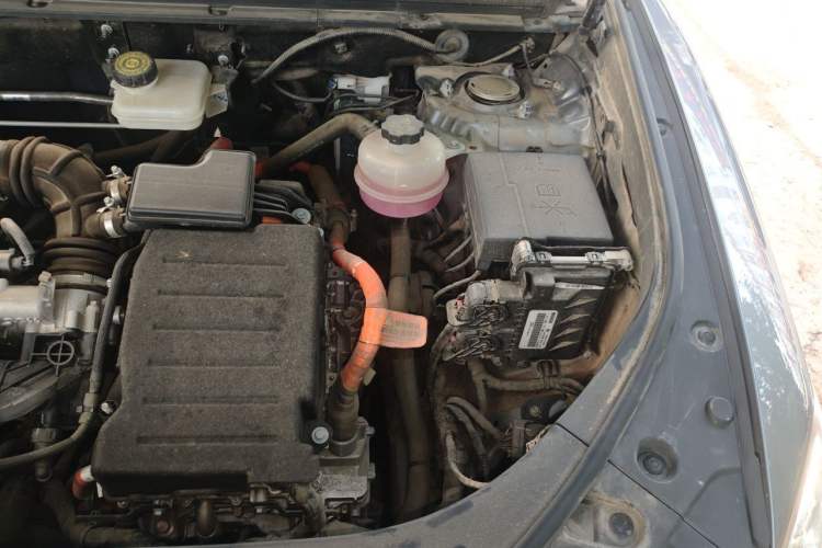 Used BYD Song Pro New Energy 2023 Champion Edition DM-i 110KM Excellence Model Engine Bay Left