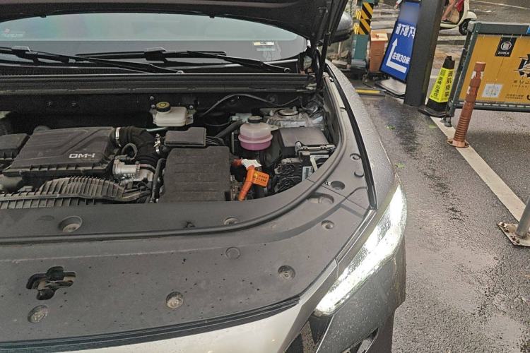 Used BYD Song Pro New Energy 2023 Champion Edition DM-i 71KM Leading Model Engine Bay Left
