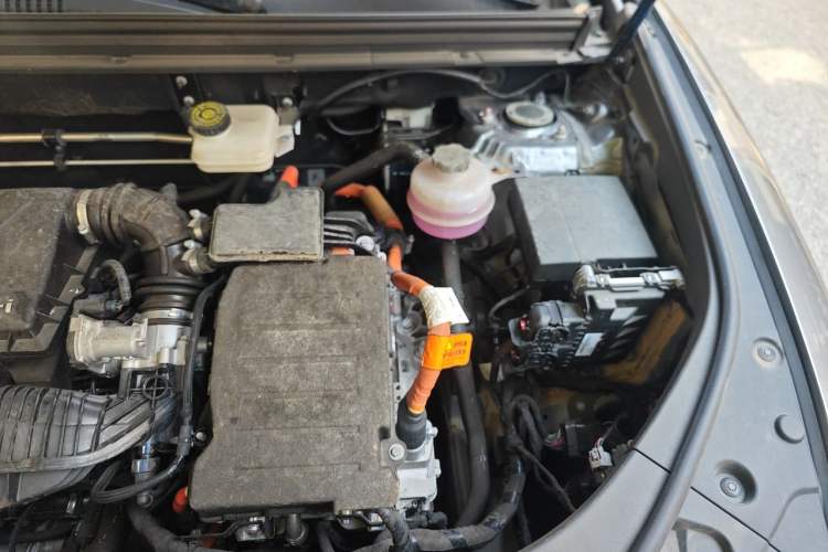 Used BYD Song Pro New Energy 2023 Champion Edition DM-i 110KM Beyond Model Engine Bay Left