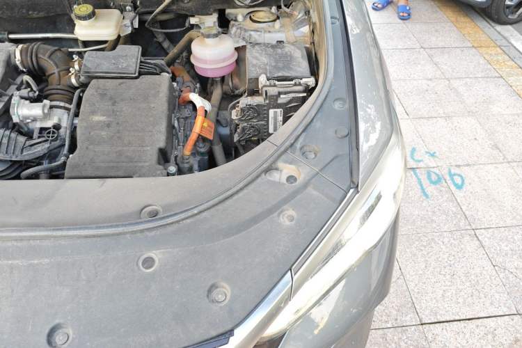 Used BYD Song Pro New Energy 2023 Champion Edition DM-i 71KM Navigation Model Engine Bay Left
