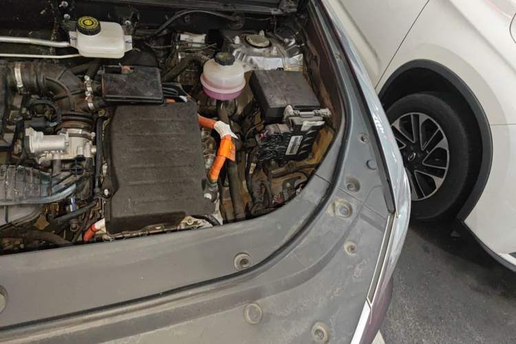 Used BYD Song Pro New Energy 2023 Champion Edition DM-i 71KM Leading Model Engine Bay Left