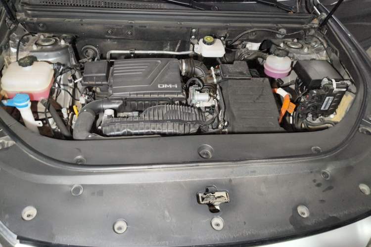 Used BYD Song Pro New Energy 2023 Champion Edition DM-i 71KM Navigation Model Engine Bay