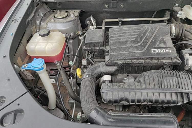 Used BYD Song Pro New Energy 2023 Champion Edition DM-i 110KM Beyond Model Engine Bay Right