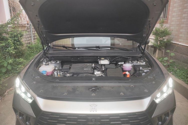 Used BYD Song Pro New Energy 2023 Champion Edition DM-i 110KM Beyond Model Engine Bay
