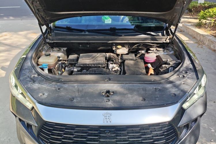 Used BYD Song Pro New Energy 2023 Champion Edition DM-i 71KM Beyond Model Engine Bay