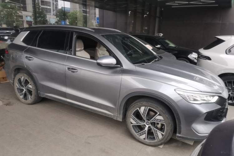Used BYD Song Pro New Energy 2023 Champion Edition DM-i 110KM Excellence Model Front Right 45 Deg