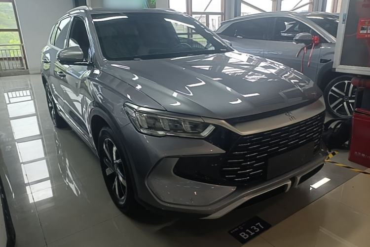 Used BYD Song Pro New Energy 2023 Champion Edition DM-i 71KM Leading Model Front Right 45 Deg