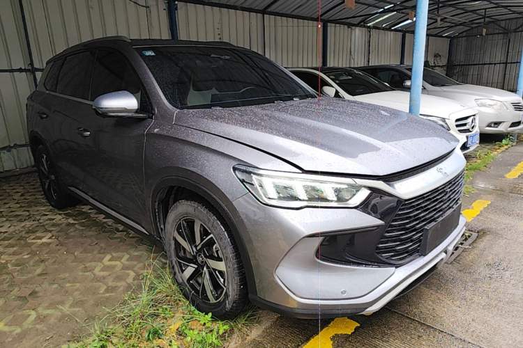 Used BYD Song Pro New Energy 2023 Champion Edition DM-i 110KM Beyond Model Front Right 45 Deg