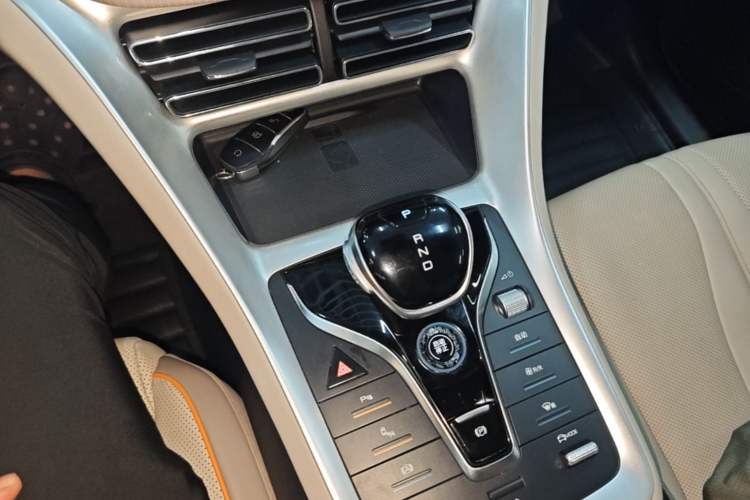 Used BYD Song Pro New Energy 2023 Champion Edition DM-i 110KM Excellence Model Gear Lever