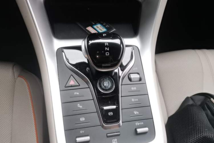 Used BYD Song Pro New Energy 2023 Champion Edition DM-i 110KM Excellence Model Gear Lever