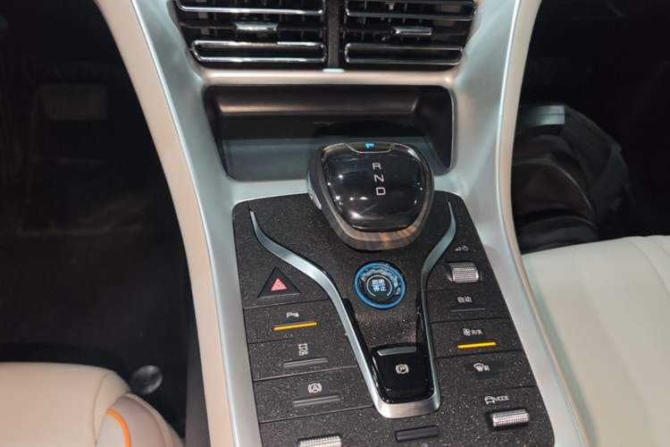Used BYD Song Pro New Energy 2023 Champion Edition DM-i 110KM Beyond Model Gear Lever