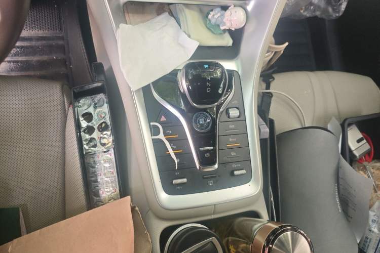 Used BYD Song Pro New Energy 2023 Champion Edition DM-i 110KM Excellence Model Gear Lever