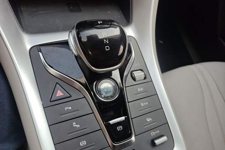 Used BYD Song Pro New Energy 2023 Champion Edition DM-i 110KM Excellence Model Gear Lever