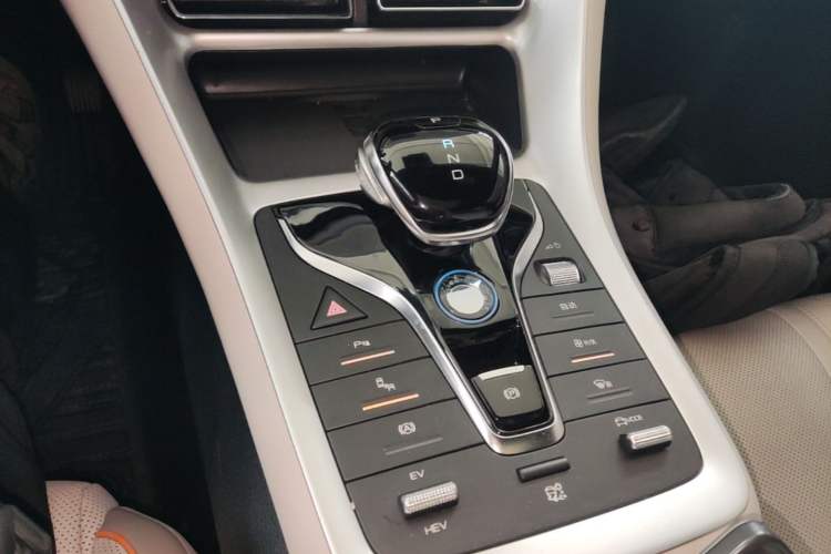 Used BYD Song Pro New Energy 2023 Champion Edition DM-i 110KM Excellence Model Gear Lever