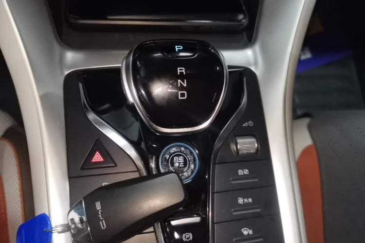 Used BYD Song Pro New Energy 2023 Champion Edition DM-i 110KM Excellence Model Gear Lever