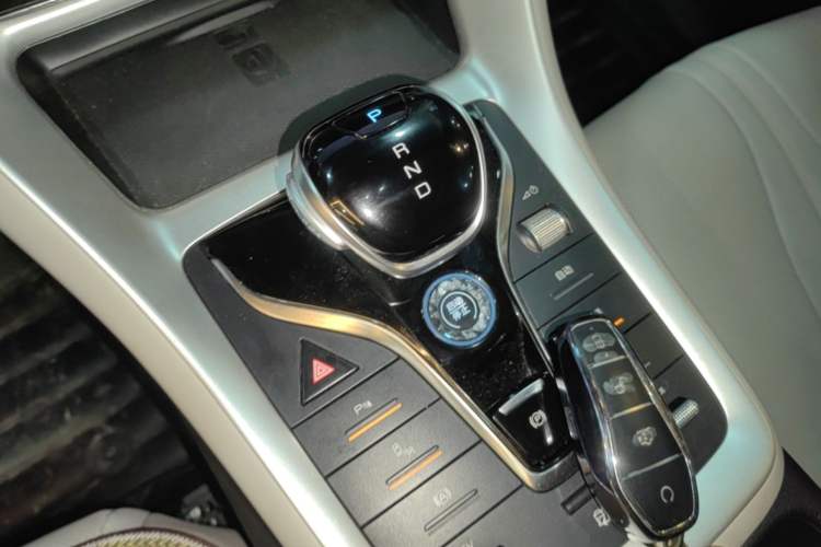 Used BYD Song Pro New Energy 2023 Champion Edition DM-i 110KM Excellence Model Gear Lever