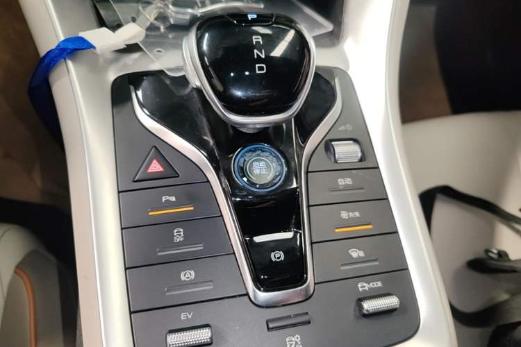 Used BYD Song Pro New Energy 2023 Champion Edition DM-i 110KM Beyond Model Gear Lever