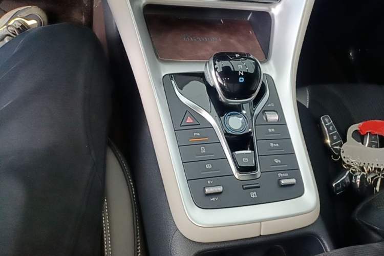 Used BYD Song Pro New Energy 2023 Champion Edition DM-i 110KM Beyond Model Gear Lever