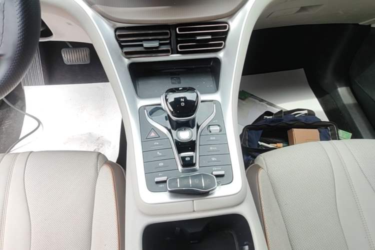 Used BYD Song Pro New Energy 2023 Champion Edition DM-i 110KM Excellence Model Gear Lever