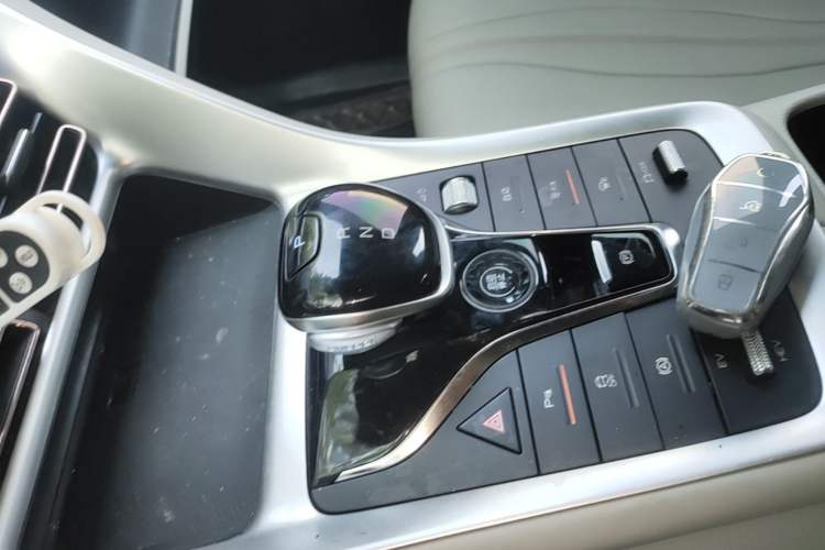 Used BYD Song Pro New Energy 2023 Champion Edition DM-i 110KM Beyond Model Gear Lever