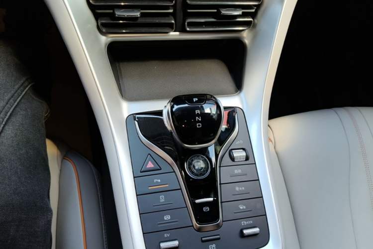 Used BYD Song Pro New Energy 2023 Champion Edition DM-i 71KM Beyond Model Gear Lever