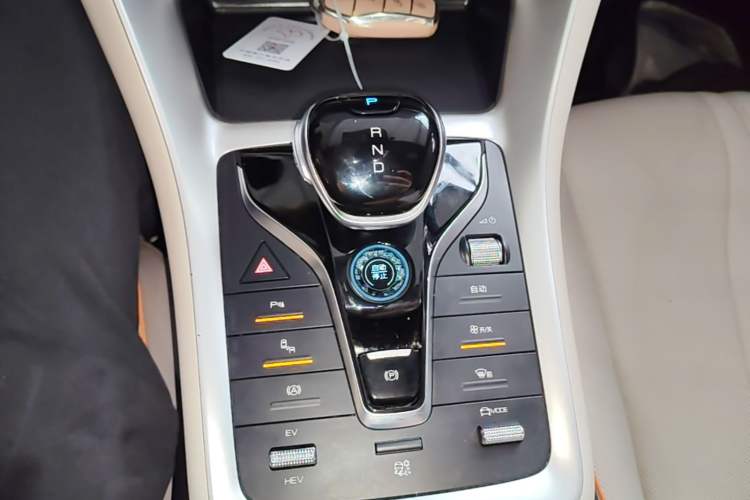 Used BYD Song Pro New Energy 2023 Champion Edition DM-i 110KM Excellence Model Gear Lever