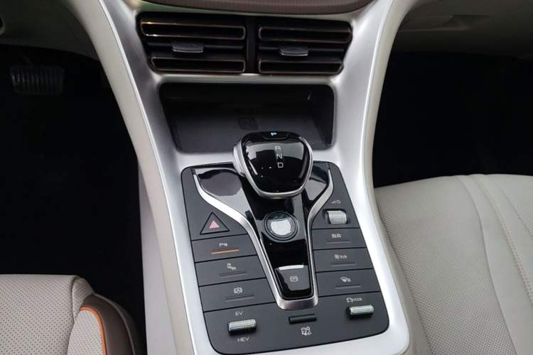Used BYD Song Pro New Energy 2023 Champion Edition DM-i 110KM Beyond Model Gear Lever