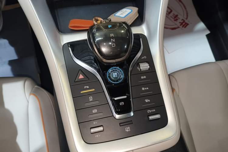 Used BYD Song Pro New Energy 2023 Champion Edition DM-i 71KM Leading Model Gear Lever