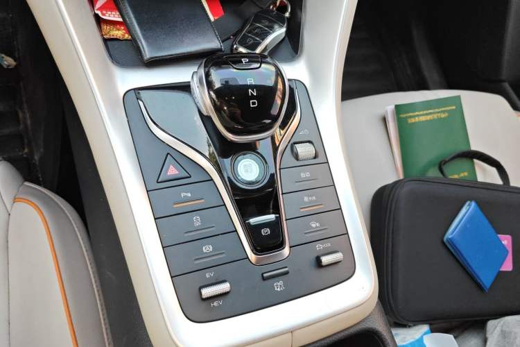 Used BYD Song Pro New Energy 2023 Champion Edition DM-i 71KM Navigation Model Gear Lever