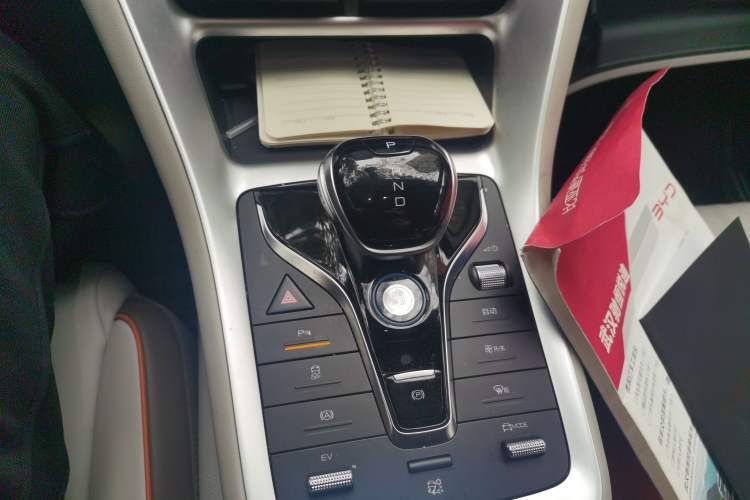 Used BYD Song Pro New Energy 2023 Champion Edition DM-i 71KM Leading Model Gear Lever