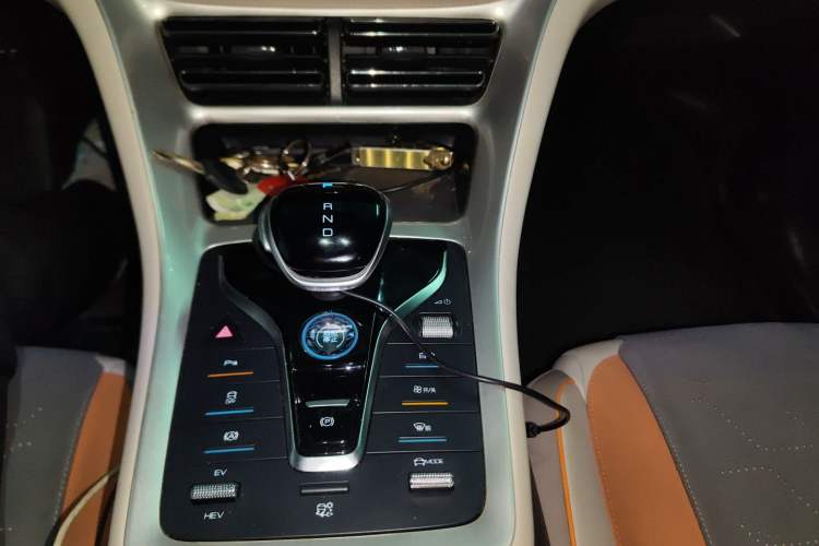 Used BYD Song Pro New Energy 2023 Champion Edition DM-i 110KM Beyond Model Gear Lever