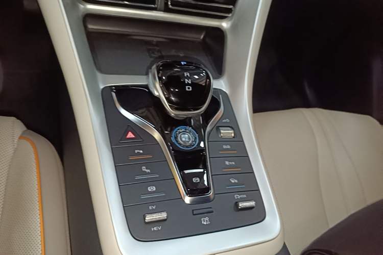 Used BYD Song Pro New Energy 2023 Champion Edition DM-i 110KM Excellence Model Gear Lever