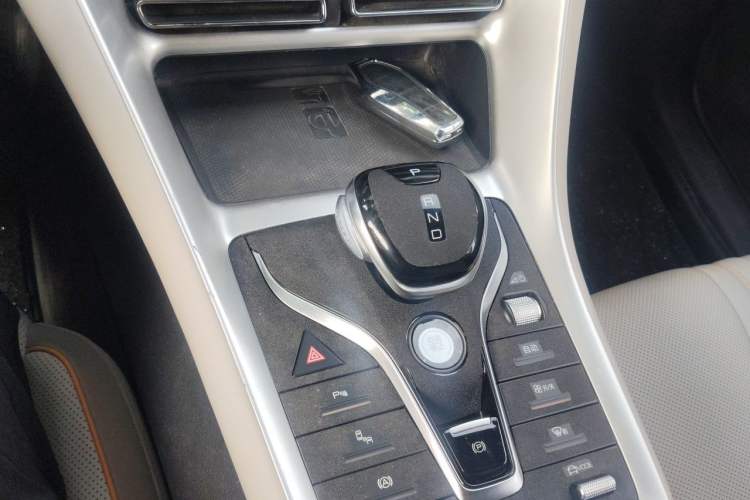 Used BYD Song Pro New Energy 2023 Champion Edition DM-i 110KM Excellence Model Gear Lever