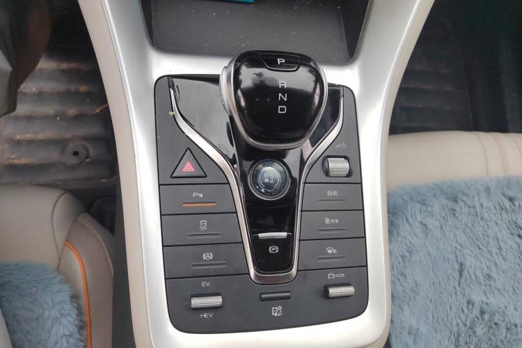 Used BYD Song Pro New Energy 2023 Champion Edition DM-i 71KM Leading Model Gear Lever