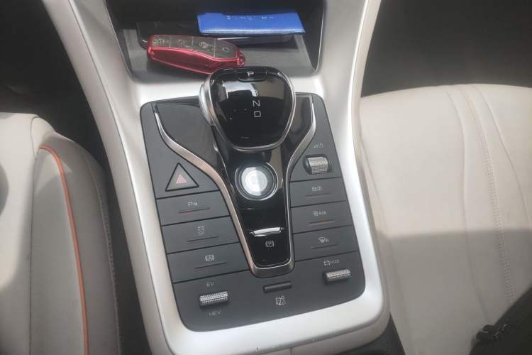 Used BYD Song Pro New Energy 2023 Champion Edition DM-i 110KM Beyond Model Gear Lever