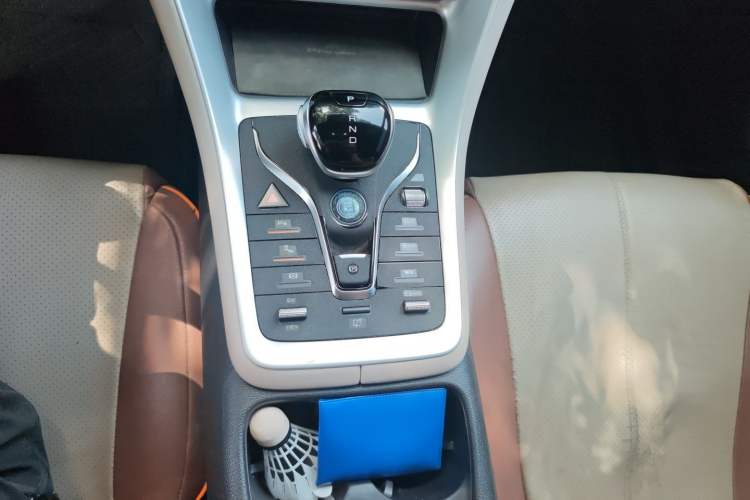 Used BYD Song Pro New Energy 2023 Champion Edition DM-i 110KM Excellence Model Gear Lever