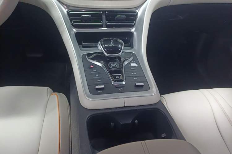 Used BYD Song Pro New Energy 2023 Champion Edition DM-i 71KM Leading Model Gear Lever