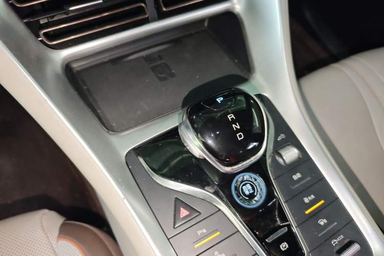 Used BYD Song Pro New Energy 2023 Champion Edition DM-i 110KM Excellence Model Gear Lever